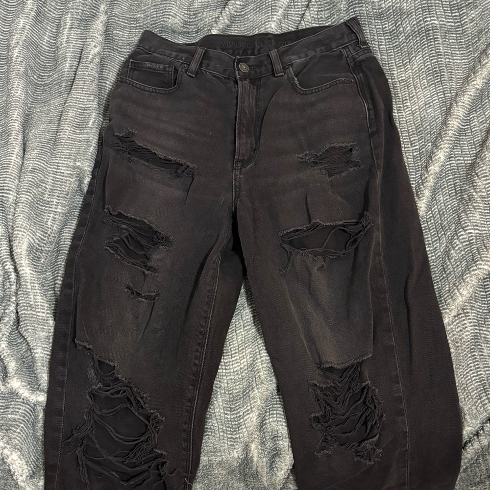 American Eagle Black Ripped Jeans - size 6